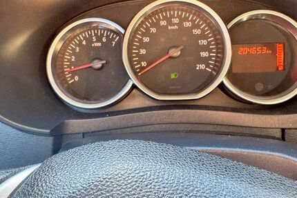 Dacia Lodgy 204.653 km 5.200 &euro; Frankfurt (Oder) 15230