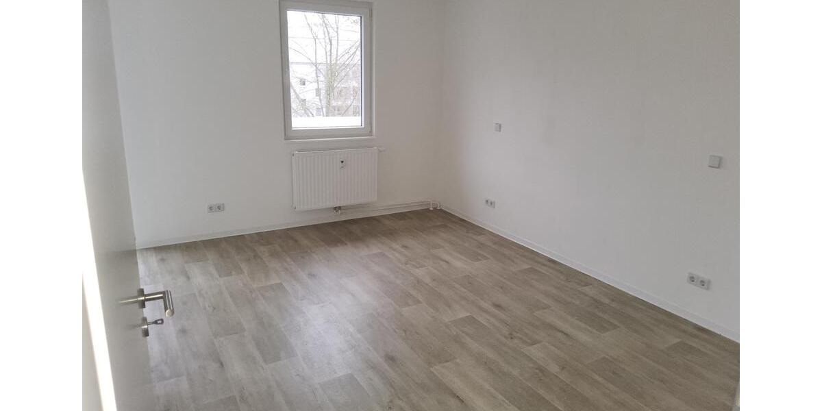 Etagenwohnung Frankfurt (Oder) - 3 Zimmer, 93 m&sup2;, 858&euro; | Angebot:25362531
