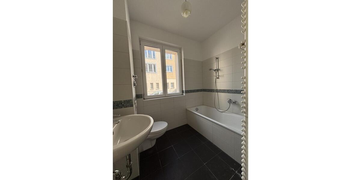 Erdgeschoßwohnung Frankfurt (Oder) - 2 Zimmer, 63 m&sup2;, 352&euro; | Angebot:25959218