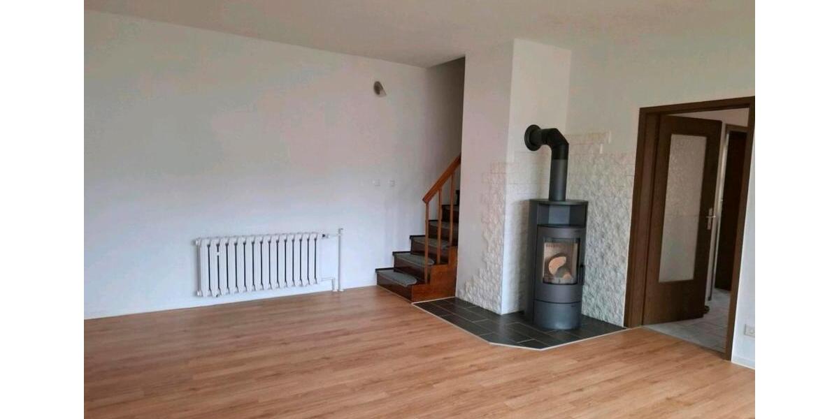 Einfamilienhaus Neuzelle - 3 Zimmer, 120 m&sup2;, 600&euro; | Angebot:25393597