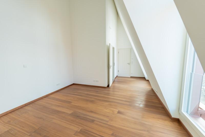 Etagenwohnung Frankfurt (Oder) - 2 Zimmer, 110 m&sup2;, 1.425&euro; | Angebot:24795054