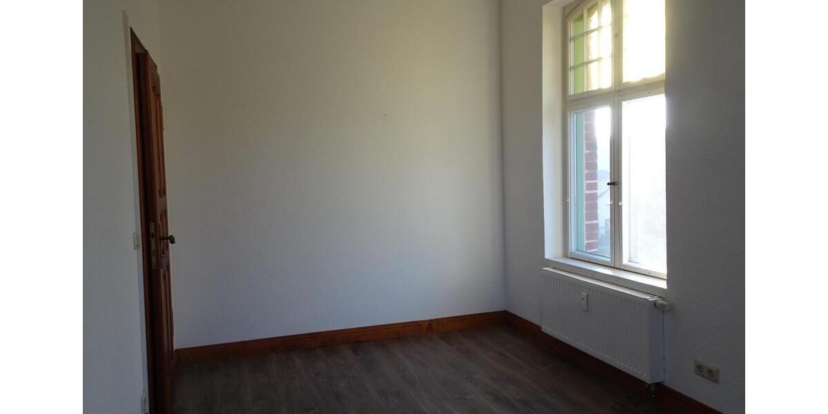 Etagenwohnung Eisenhüttenstadt - 3 Zimmer, 92 m&sup2;, 750&euro; | Angebot:26491470