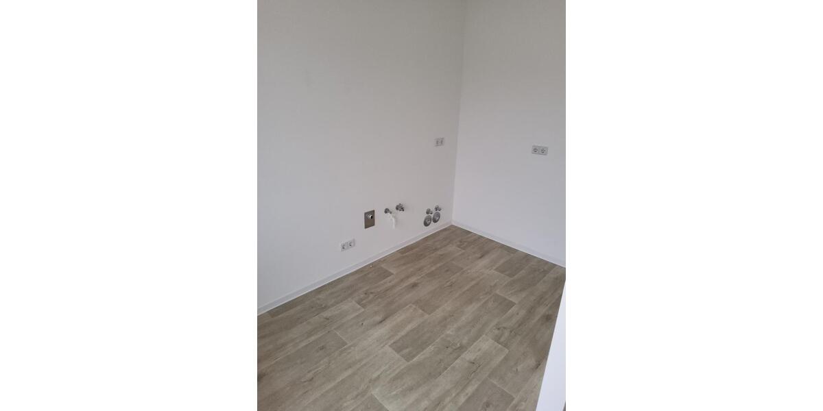 Etagenwohnung Frankfurt (Oder) - 3 Zimmer, 93 m&sup2;, 858&euro; | Angebot:25362531