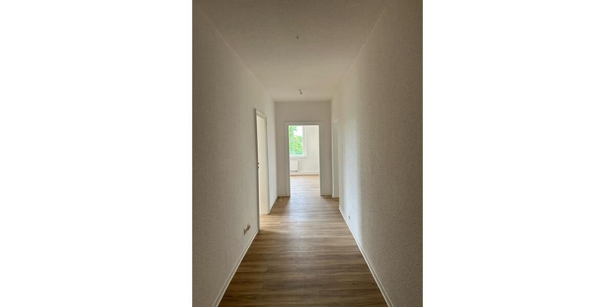 Etagenwohnung Eisenhüttenstadt - 3 Zimmer, 77 m&sup2;, 490&euro; | Angebot:24441284