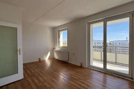 Wohnung Frankfurt (Oder) - 2 Zimmer, 51 m&sup2;, 325&euro; | Angebot:25815380