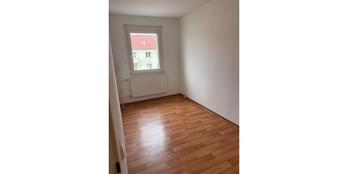 Etagenwohnung Beeskow - 4 Zimmer, 73 m&sup2;, 652&euro; | Angebot:25081290