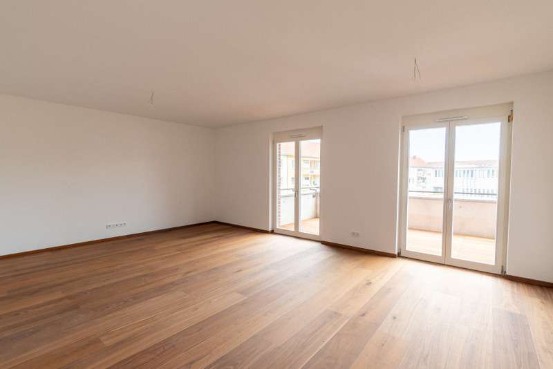 Etagenwohnung Frankfurt (Oder) - 2 Zimmer, 81 m&sup2;, 1.135&euro; | Angebot:26933233